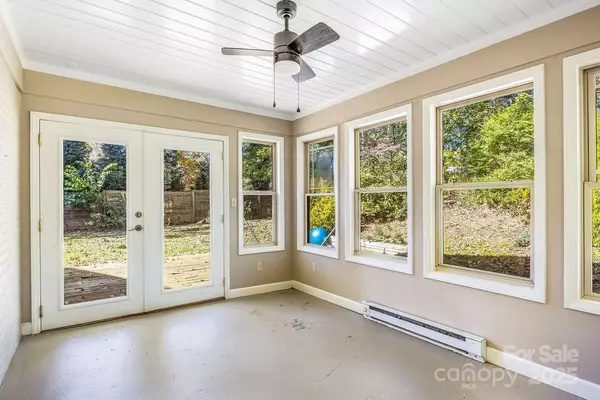 Asheville, NC 28805,145 Beverly RD