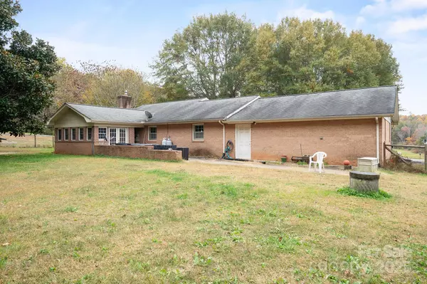 Conover, NC 28613,5260 Rifle Range RD