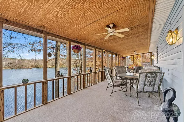 Claremont, NC 28610,6072 Lookout Heights DR