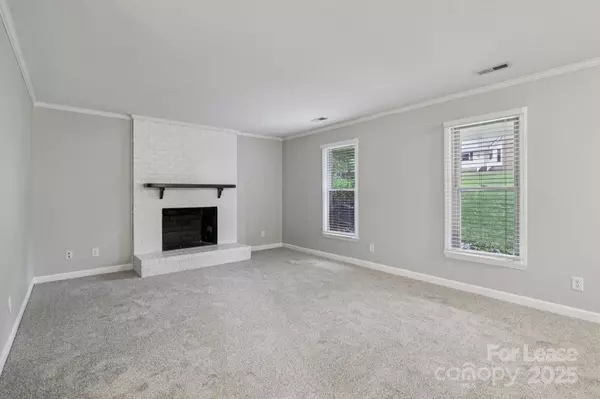 Statesville, NC 28625,2306 Scalybark RD