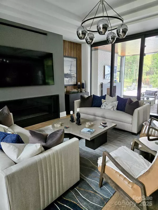 Davidson, NC 28036,21119 Vandrake CIR