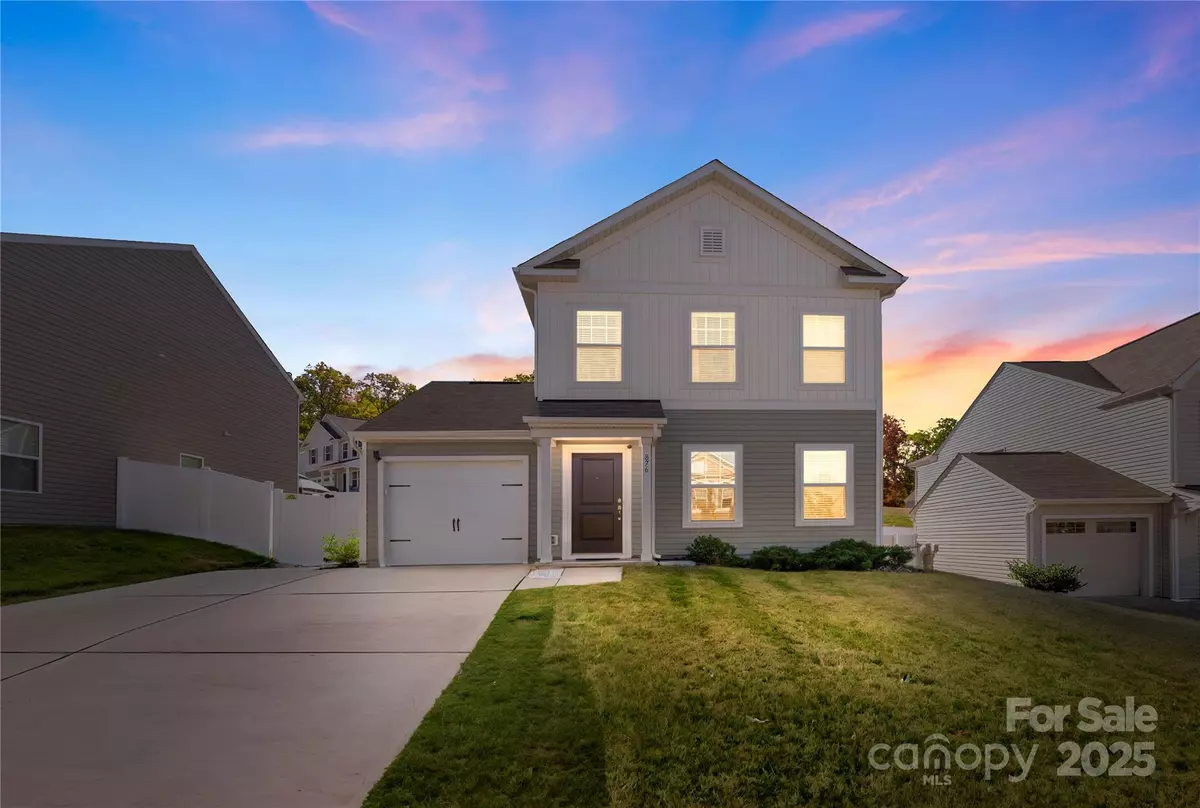 Charlotte, NC 28214,876 Newfound Hollow DR