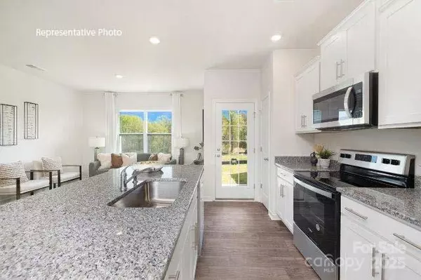 York, SC 29745,1324 Equestrian LN