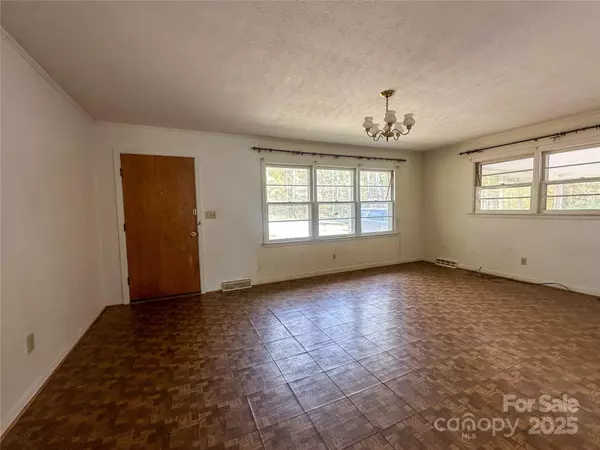 Albemarle, NC 28001,1910 Midwood DR