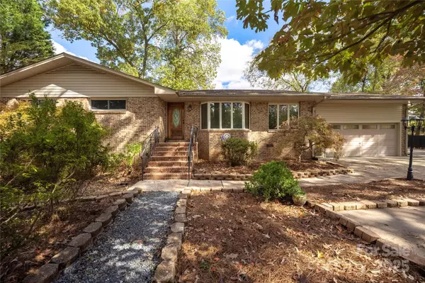 203 Ewing DR, Belmont, NC 28012