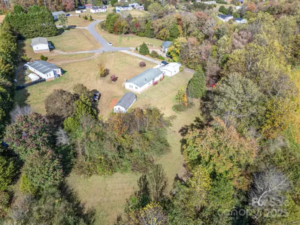 Hiddenite, NC 28636,339 Howard Norton DR