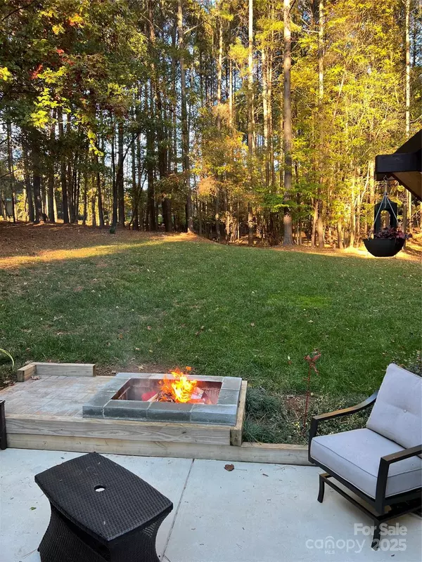 Mooresville, NC 28117,353 Marietta RD