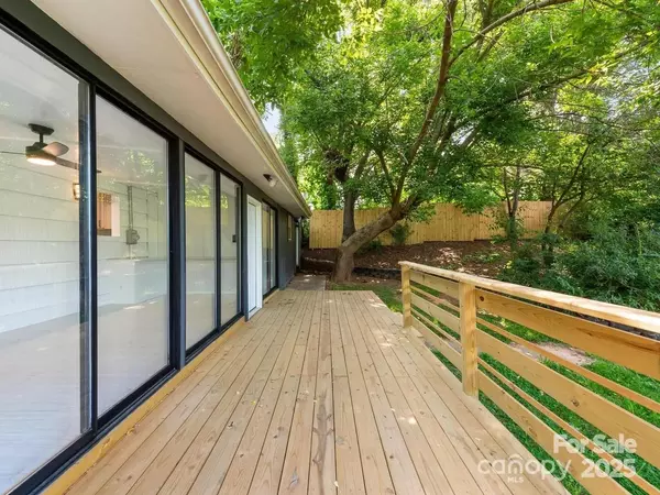 Asheville, NC 28806,28 Pine LN