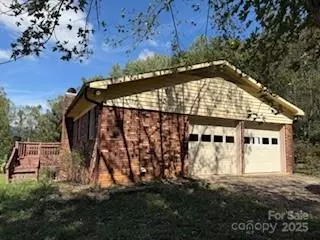 Lenoir, NC 28645,220 Georgetown RD