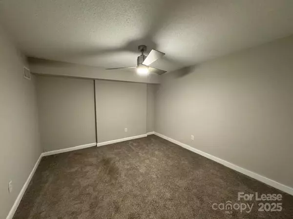 Mooresville, NC 28115,604 E Iredell AVE #8