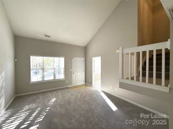 Charlotte, NC 28215,5229 Ficus Tree LN