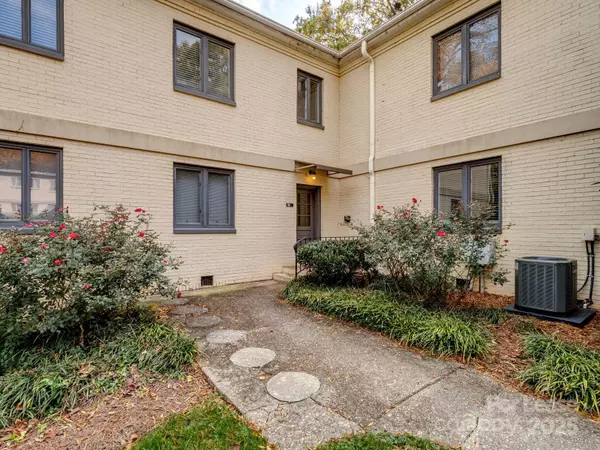 Charlotte, NC 28207,2441 Vail AVE #C2