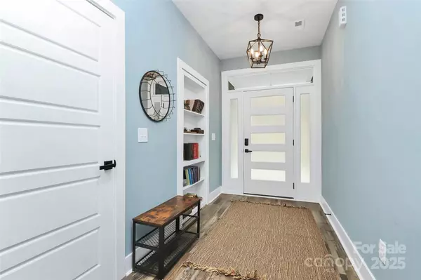 Charlotte, NC 28227,8714 Vagabond RD