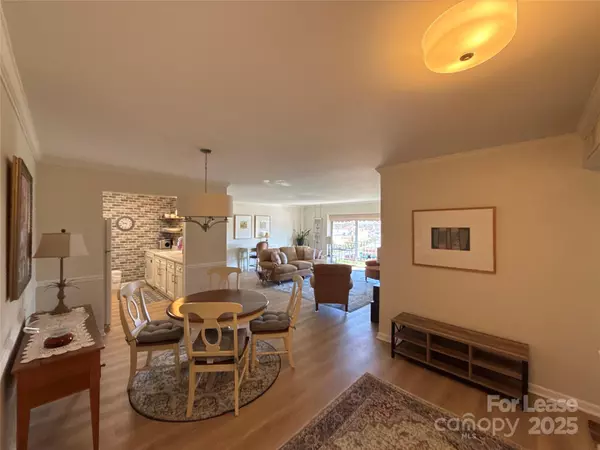 Charlotte, NC 28207,1323 Queens RD #322