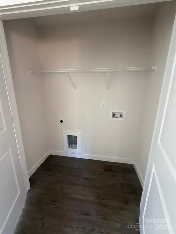 Hickory, NC 28602,403 15th AVE SW #A