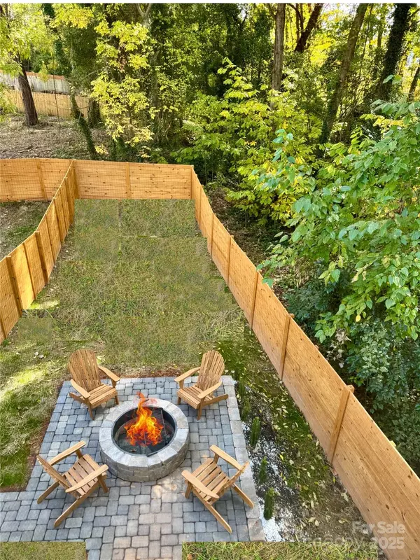 Charlotte, NC 28217,4121 Sarah DR