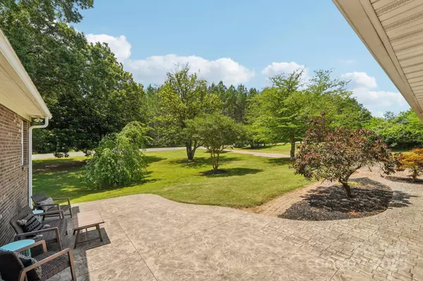 Mooresville, NC 28115,327 Johnson Dairy RD