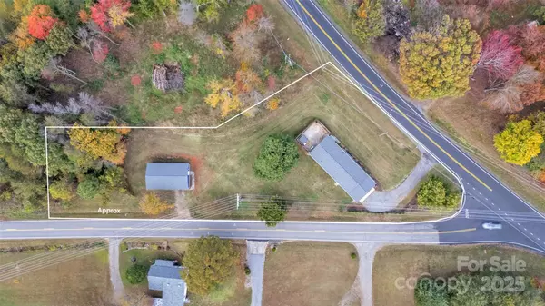 6408 NC Hwy 90 HWY E, Hiddenite, NC 28636