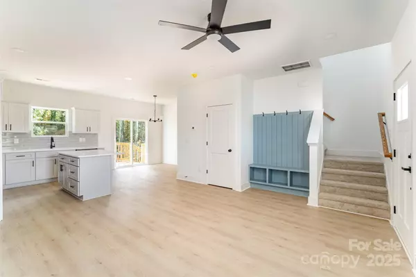 Conover, NC 28613,604 6th Street CT NW