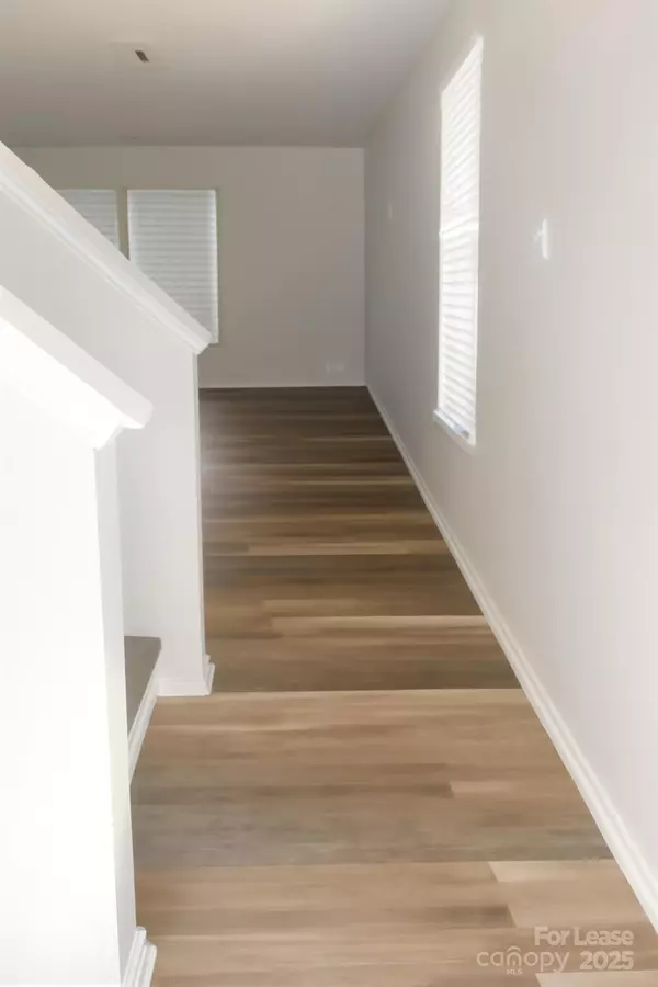 Charlotte, NC 28216,5235 Swearngan RD