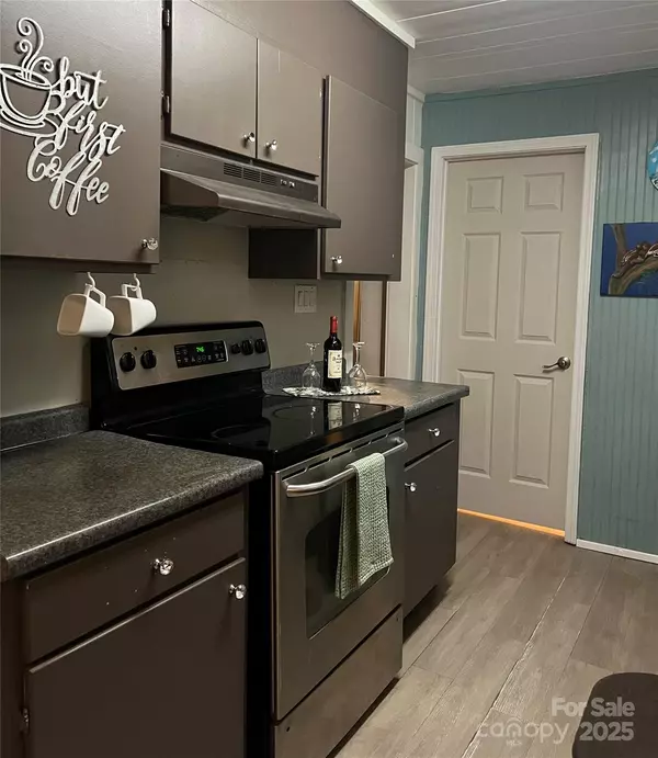 Hendersonville, NC 28792,86 R and R Hyder LN