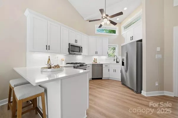 Charlotte, NC 28278,13923 Queens Harbor RD