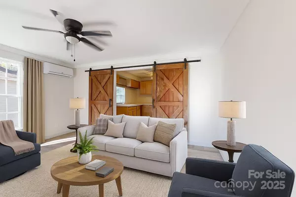 York, SC 29745,25 Magnolia ST