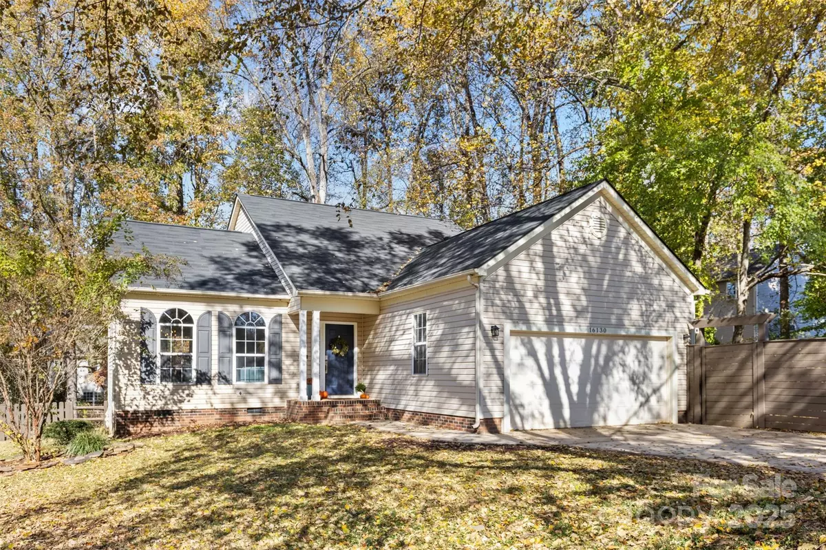 Huntersville, NC 28078,16130 Farmall DR