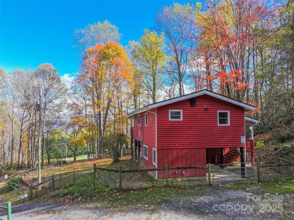 Waynesville, NC 28785,31 Windsong DR