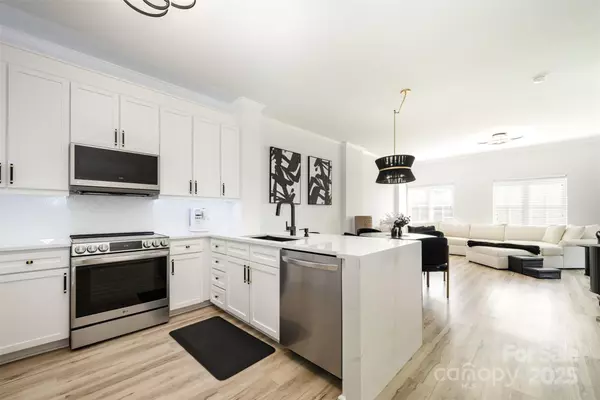 721 Governor Morrison ST #506, Charlotte, NC 28211