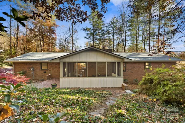 Hendersonville, NC 28791,228 Raintree DR