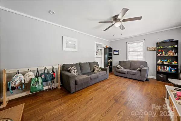 Charlotte, NC 28213,4838 Hidden Valley RD