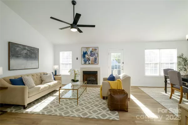 Charlotte, NC 28214,6023 Mary Blair LN