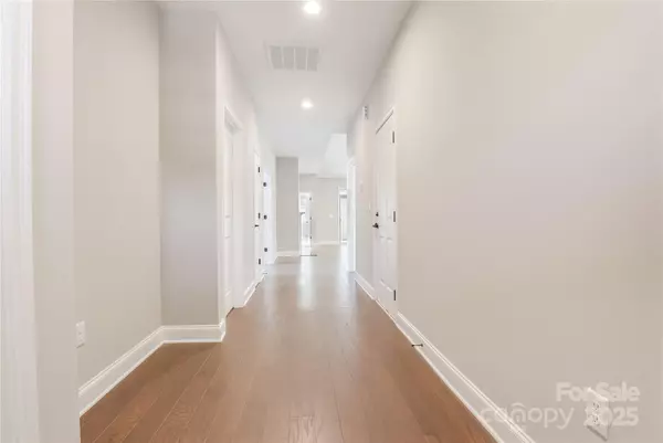 Hickory, NC 28601,831 B Wynnshire DR #60