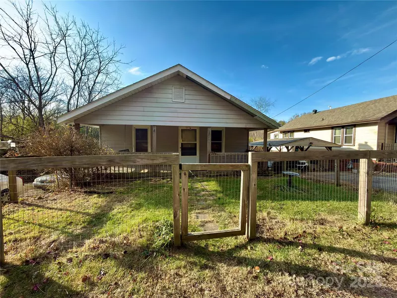 658 Emma RD, Asheville, NC 28806