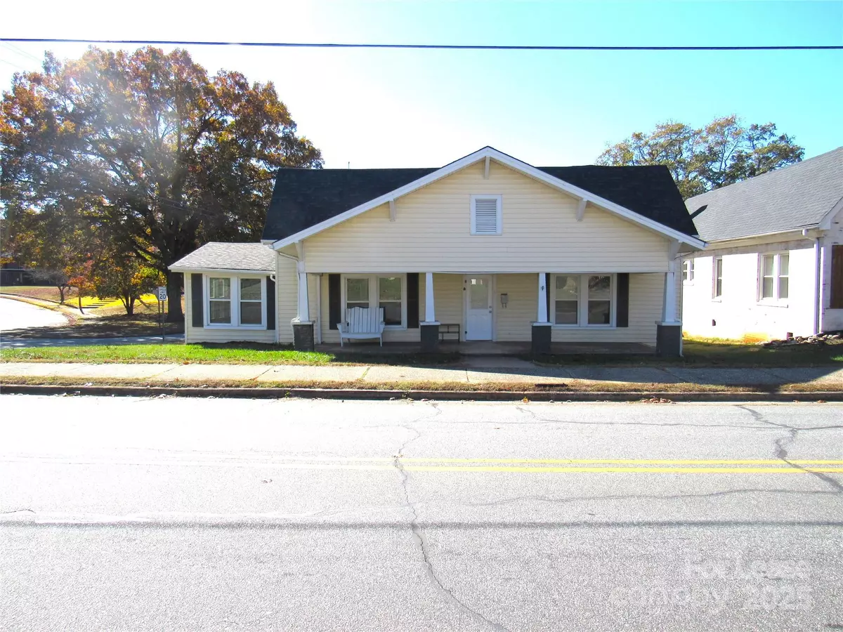 Forest City, NC 28043,220 Arlington ST