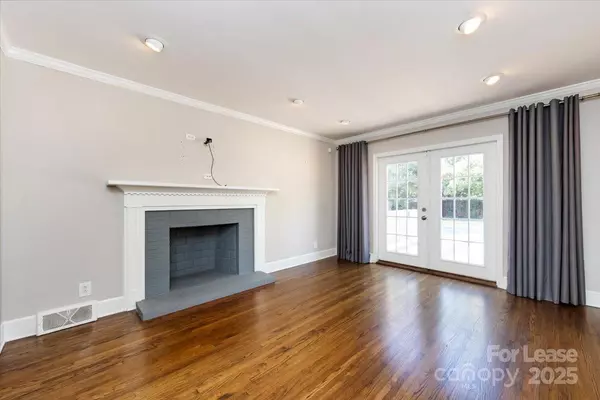 Charlotte, NC 28210,5400 Farmbrook DR