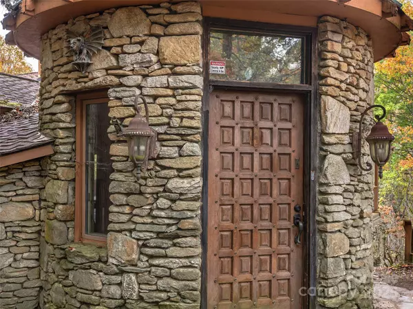 Hendersonville, NC 28739,284 Indian Cave Park RD