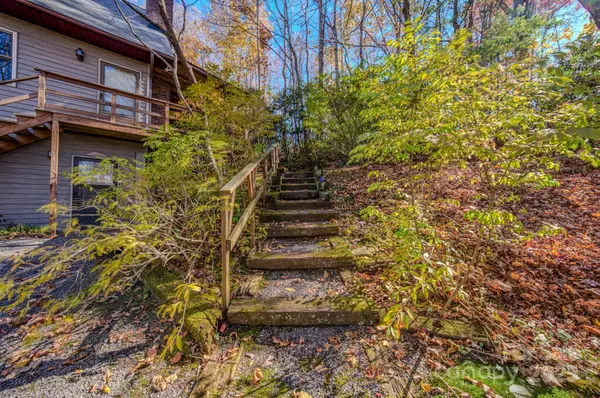 Black Mountain, NC 28711,410 Avena RD