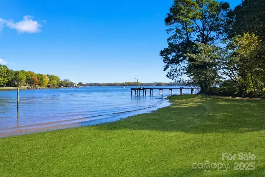 8924 Holdsclaw RD, Terrell, NC 28682