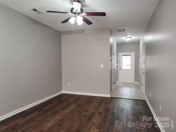 Charlotte, NC 28217,467 Doughton LN