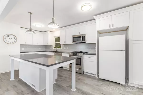 Gastonia, NC 28052,2334 Woodleaf DR