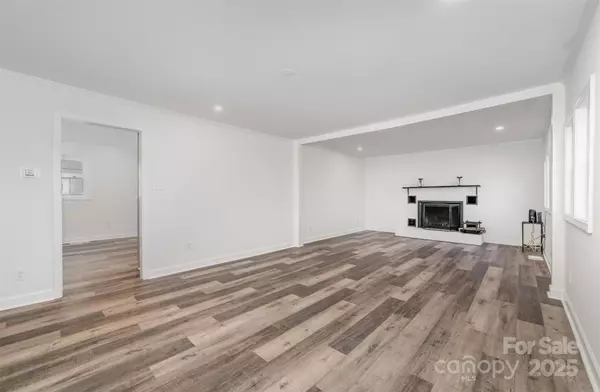 Mooresville, NC 28117,199 Cornelius RD