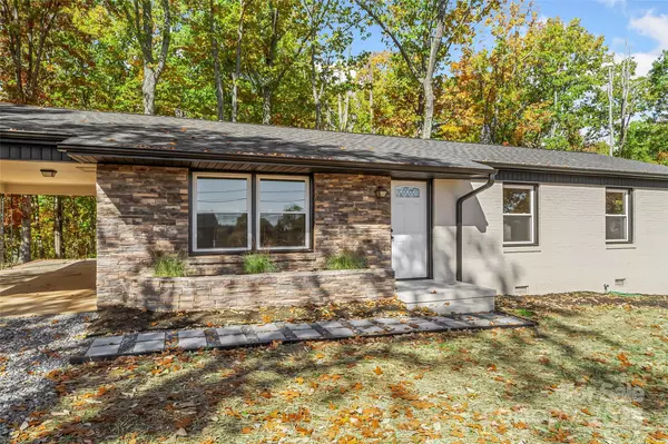 Hickory, NC 28602,715 7th AVE SE