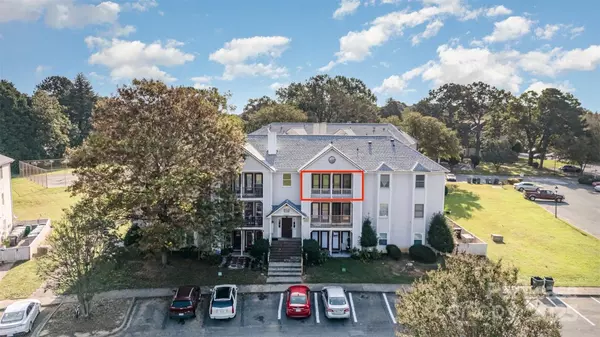 Charlotte, NC 28215,6165 Meadow Rose LN