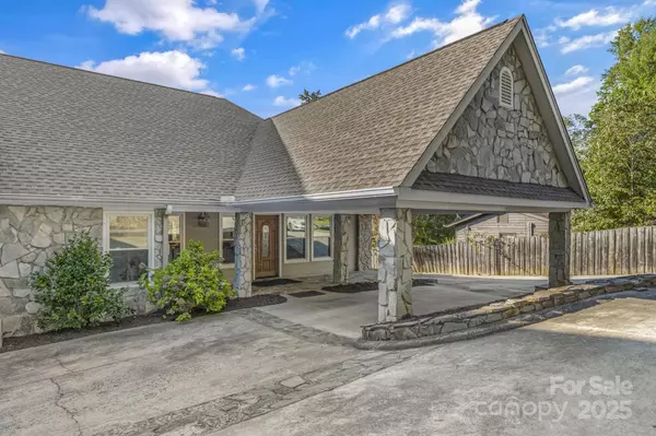 Greenville, SC 29611,10 Scout RD