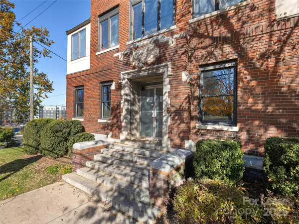 Asheville, NC 28801,53 S French Broad AVE #101