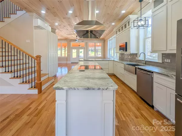 Burnsville, NC 28714,7854 E US Highway 19E None