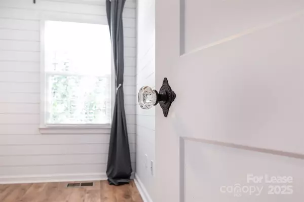 Charlotte, NC 28203,542 Iverson WAY