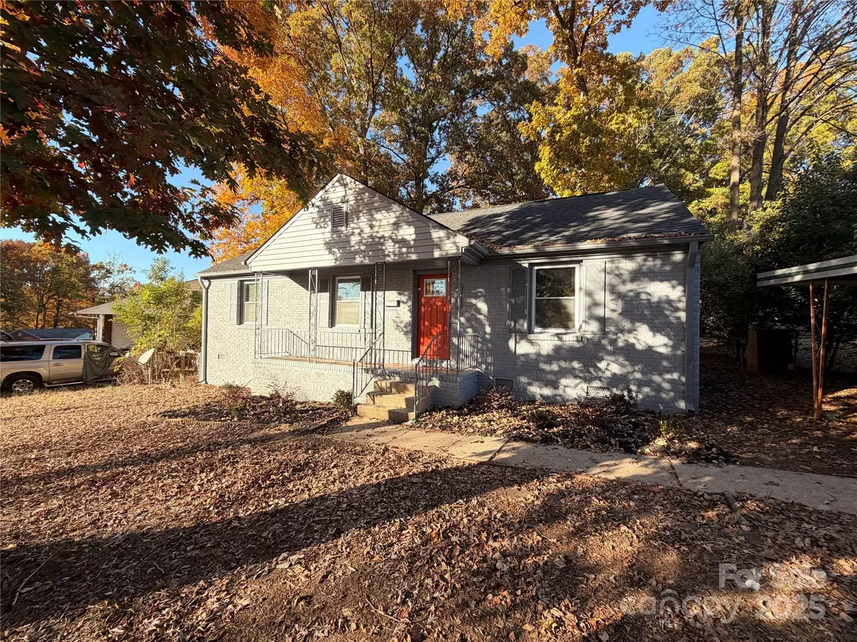 Charlotte, NC 28216,2854 Burbank DR